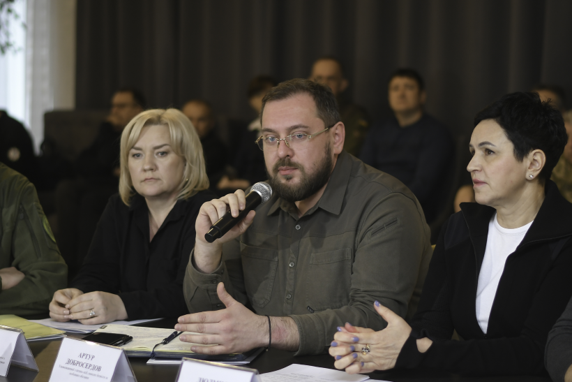 Уповноважений з питань осіб, зниклих безвісти за особливих обставин Артур Добросердов та інші учасники діалогової платформи