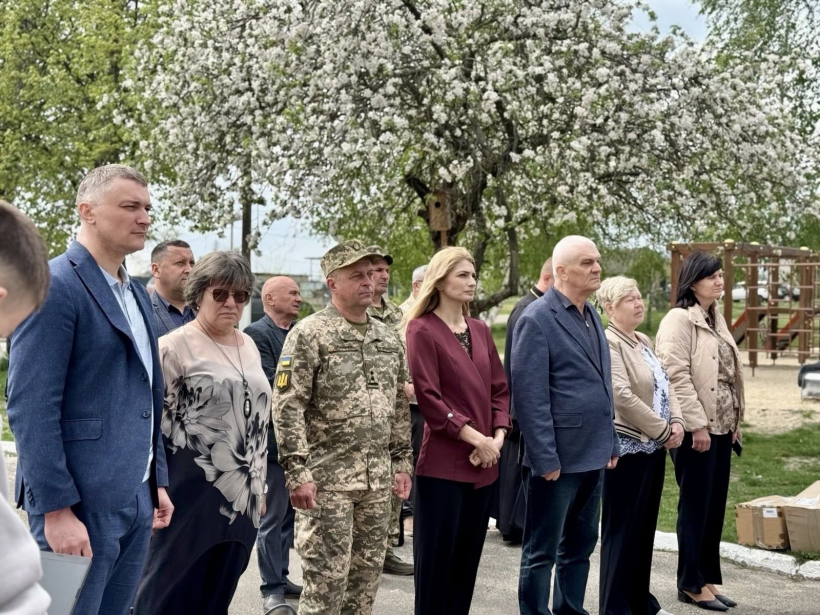 присутні на відкритті парку