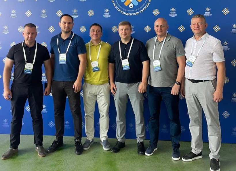 Учасники розширеного засідання Конгресу місцевих та регіональних влад