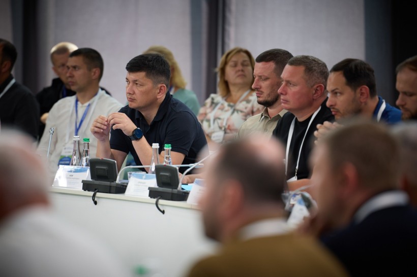 Учасники розширеного засідання Конгресу місцевих та регіональних влад