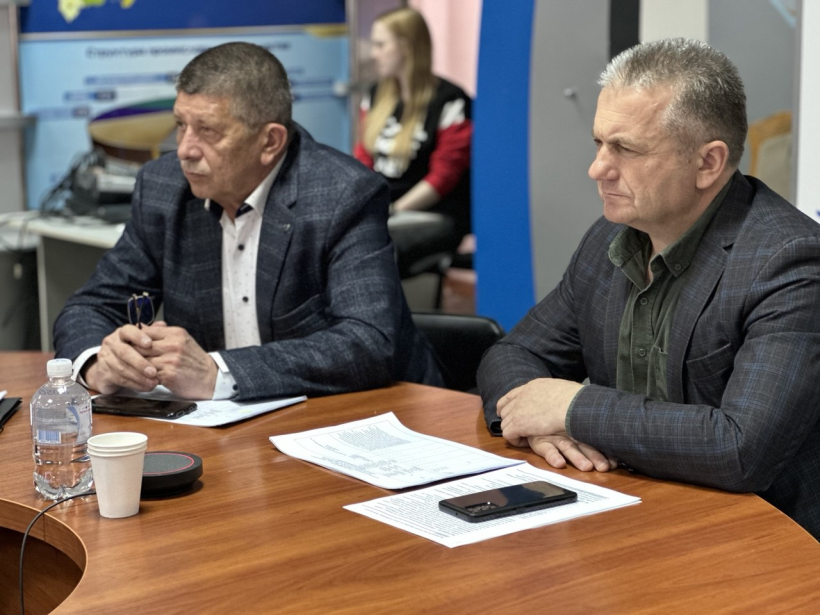 До онлайн-заходу долучилися керівники Рівненського обласного центру соціальних служб Ананій Бучак та Служби у справах дітей Віктор Марчук.