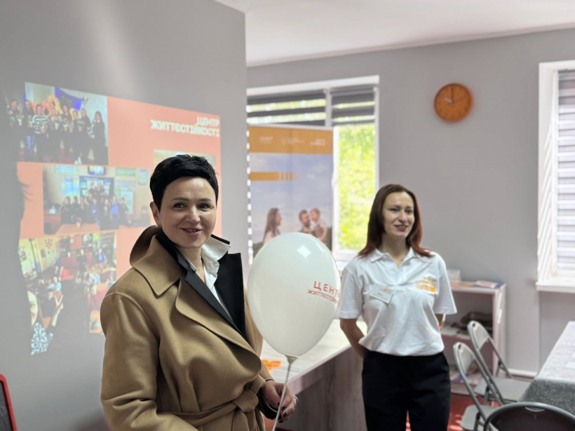 Заступниця голови Рівненської ОДА Людмила Шатковська та начальниця Головного управління Національної соціальної сервісної служби у Рівненській області Юлія Шигорева з моніторинговим візитом відвідали Центр Життєстійкості у Корнинській ТГ