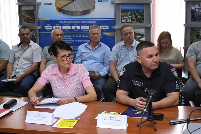 Учасники обговорили ключові аспекти підготовки регіону до проходження осінньо-зимового періоду 2024–2025 років. До обговорення долучилися представники силових структур, профільних управлінь, енергетики, комунальні служби та інші відповідальні структури.