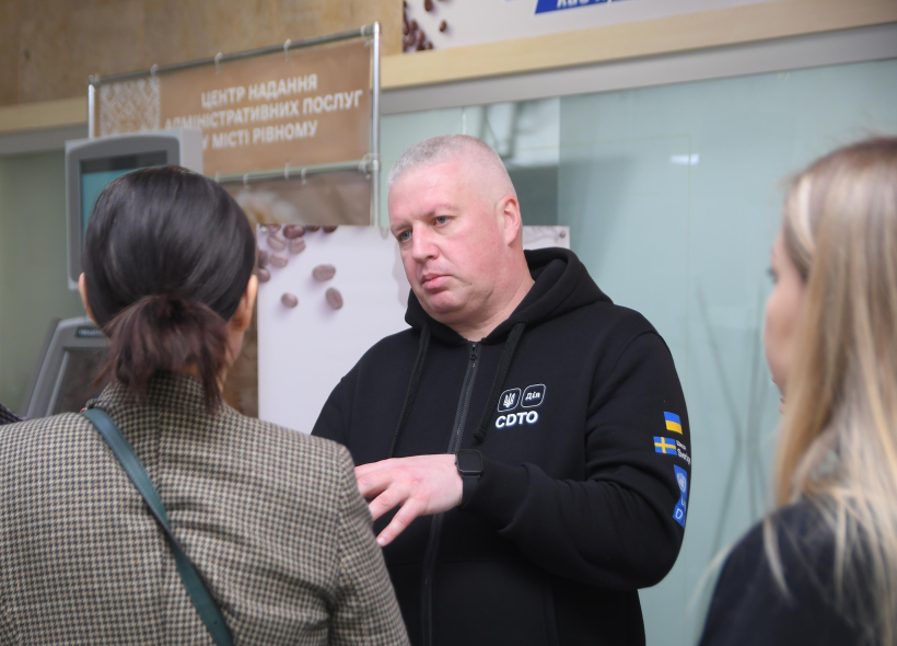 На фото - радниця-Уповноважена Президента України з питань безбар’єрності Т.Ломакіна побувала на Рівненщині та заступник голови ОДА О.Терещенко