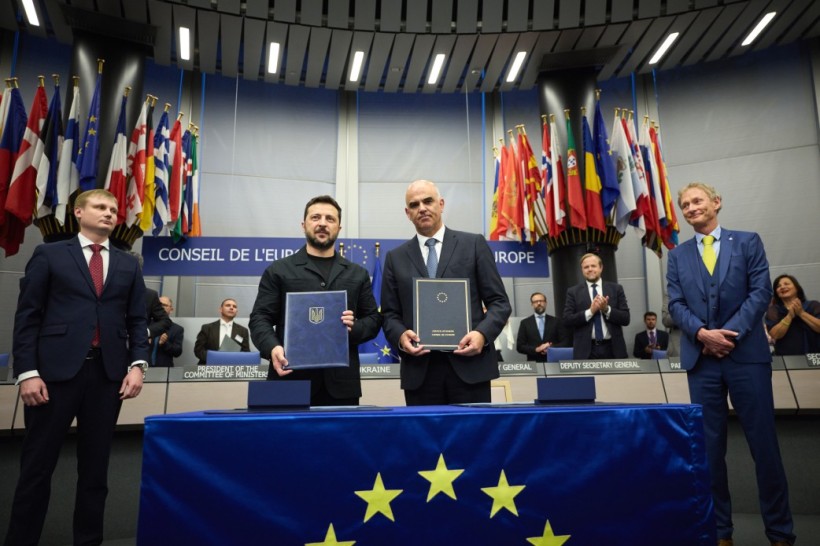 Президент України Володимир Зеленський і Генеральний секретар Ради Європи Ален Берсе підписали Угоду про створення Спеціального трибуналу