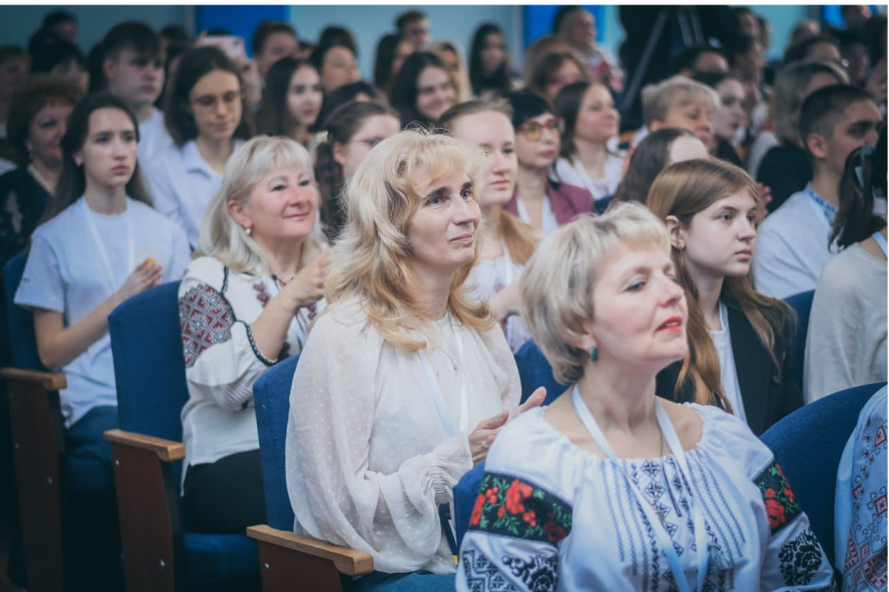 На фото - учасники всеукраїнська олімпіада мовників