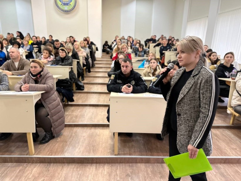 На Рівненщині вчили, як «не розсипатися» під час війни