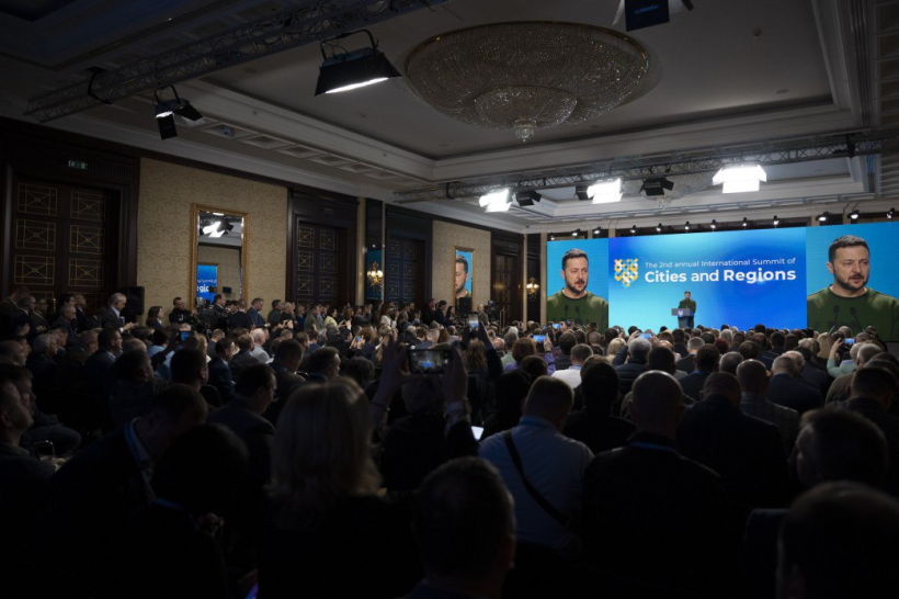 Фото з Міжнародного саміту міст і регіонів