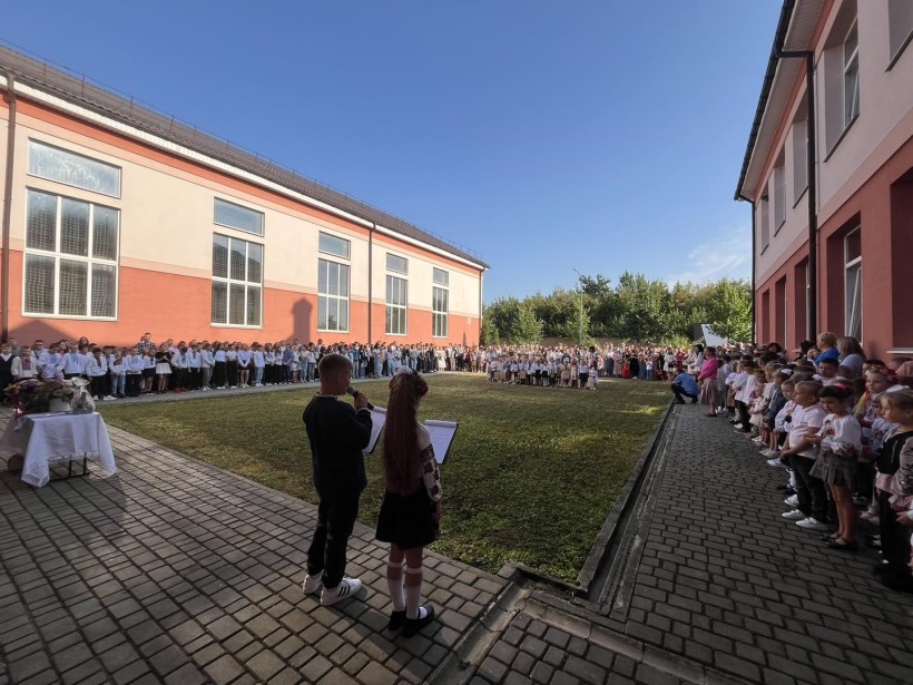 Святковий захід в одному з навчальних закладів Рівненщини