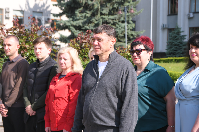 Урочиста передача шкільних автобусів керівникам громад та директорам шкіл