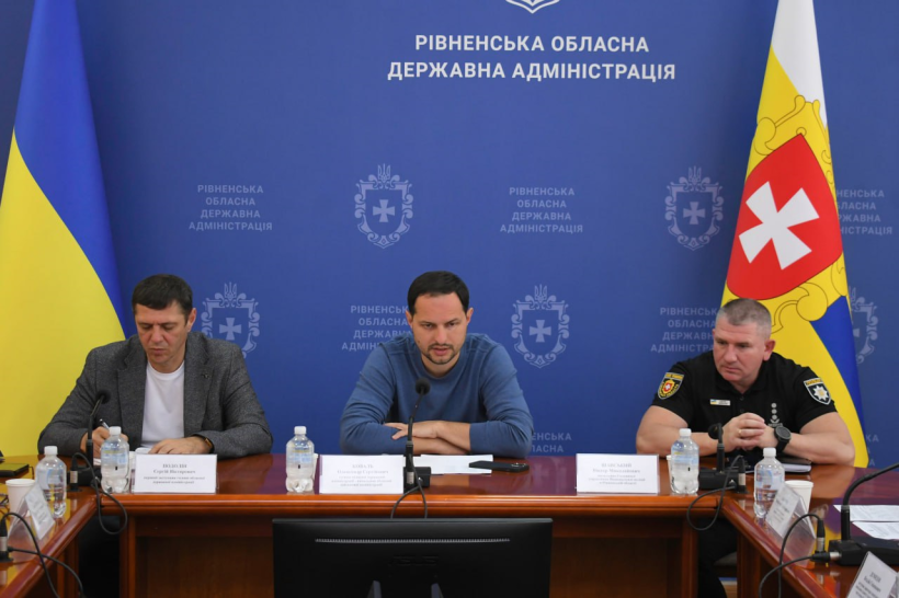 Очільник області Олександр Коваль з керівниками тергромад та районів під час сьогоднішньої онлайн наради