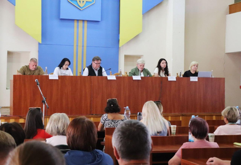 діалог з родинами зниклих безвісти захисників