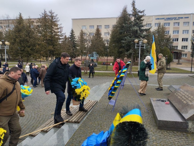 Фото з вшанування пам’яті воїнів, загиблих у локальних війнах