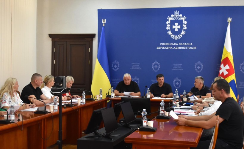З нагоди Дня вчителя 11 освітян отримають відзнаки "Відмінник освіти Рівненщини" та обласні премії