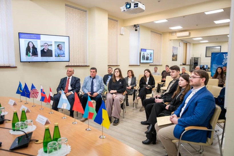 Учасники зустрічі