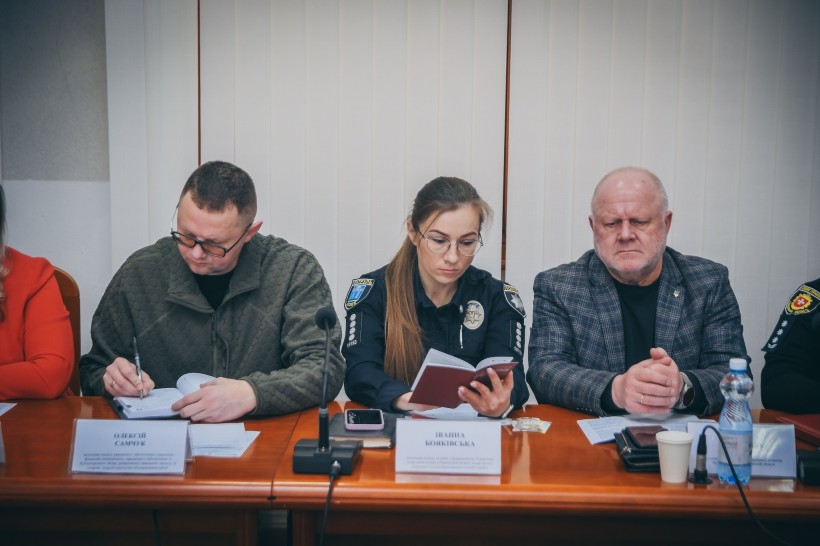 Фото з засідання обласної координаційної ради з питань сім’ї, гендерної рівності, демографічного розвитку, запобігання та протидії домашньому насильству та насильству за ознакою статі та торгівлі людьми