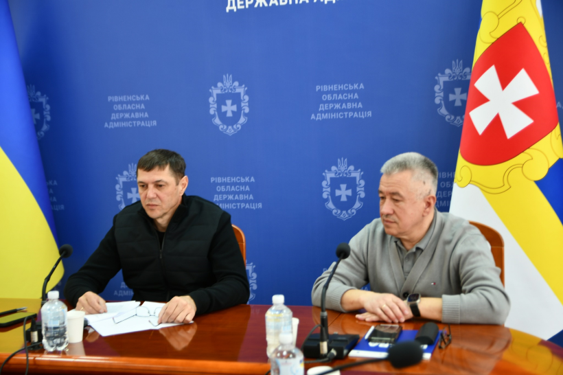 Перший заступник голови Рівненської ОДА Сергій Подолін та директор департаменту освіти і науки Рівненської ОДА Петро Коржевський