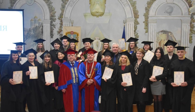 Урочиста церемонія вручення дипломів магістра