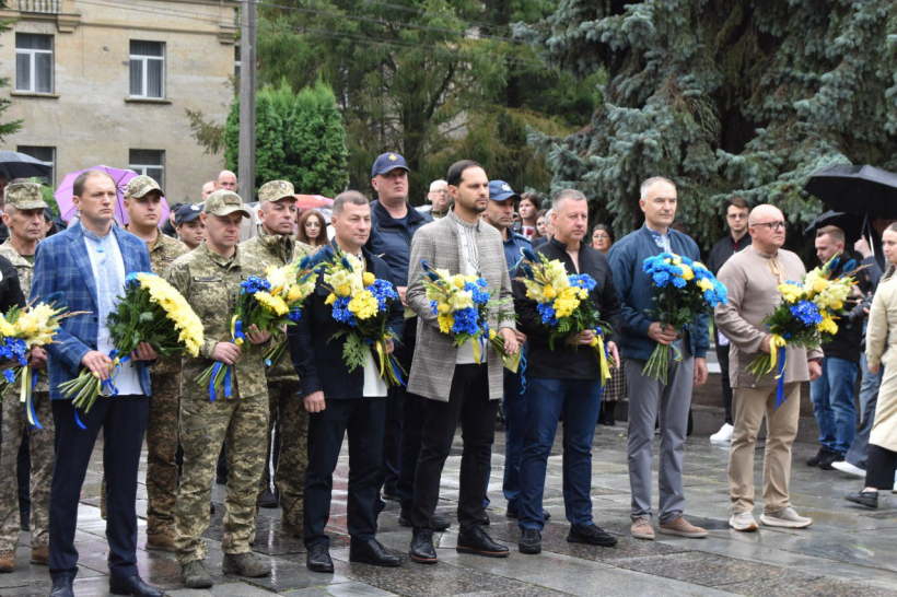 Урочистості біля пам’ятника «Загиблим за Україну»