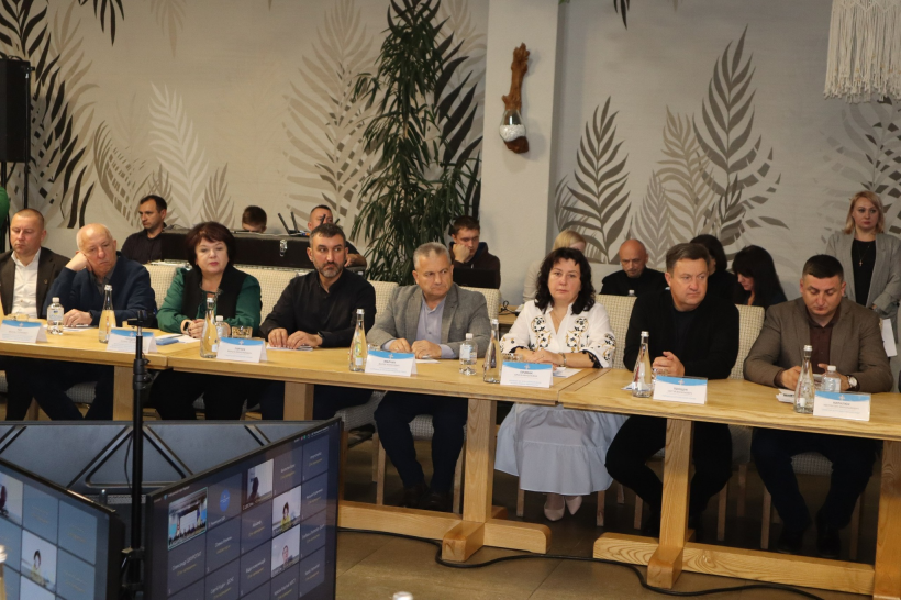 На Рівненщині обговорили шляхи розвитку сімейних форм виховання дітей