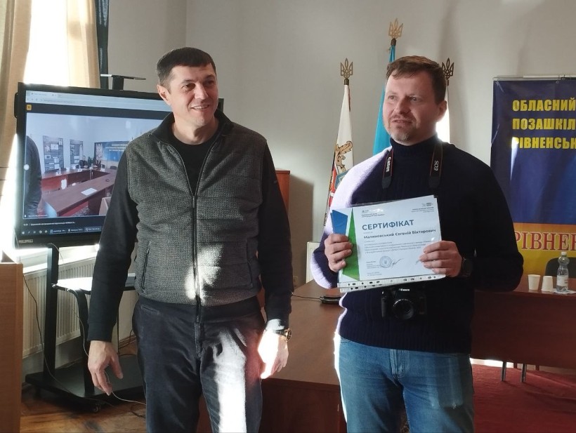 Фото з зустрічі першого заступника голови ОДА С.Подоліна з юними науковцями Рівненщини