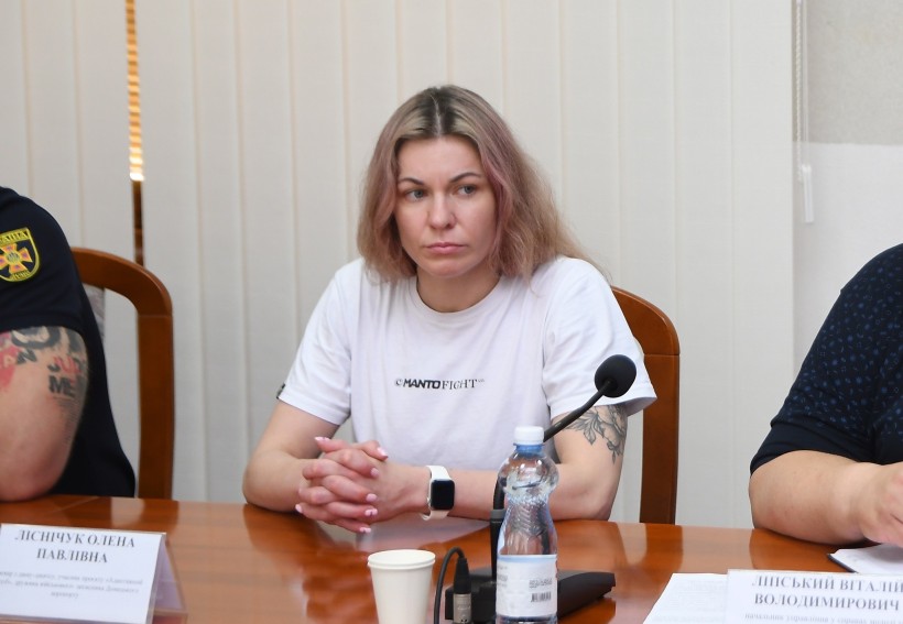 На фото - учасниця наради в Рівненській ОДА