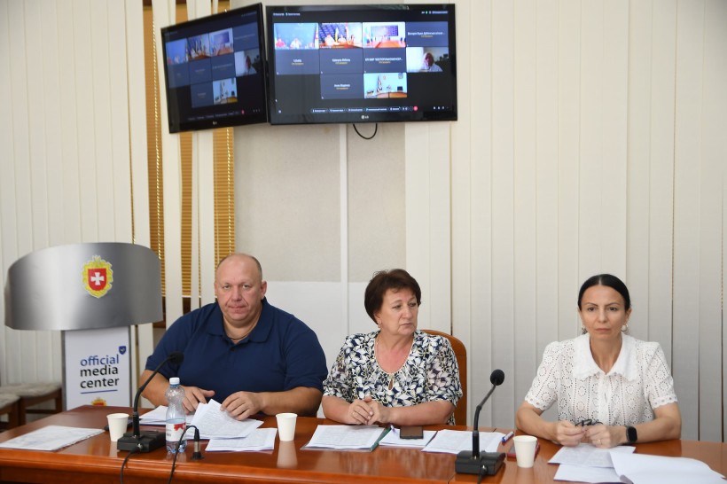 Учасники наради