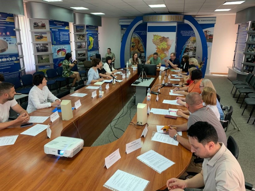 Учасники наради