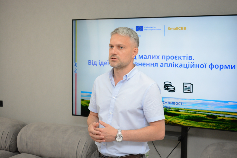 Заступник голови Рівненської ОДА Ігор Павленко звертається до присутніх під час зустрічі