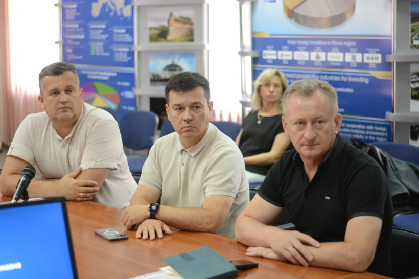 Учасники онлайн-наради, яку проводив Міністр Віктор Ляшко