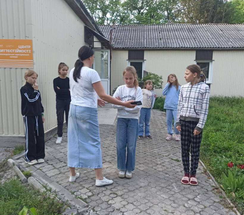 Заняття психолога з дітьми у Центрі Жіттєстійкості Олександрійської ТГ