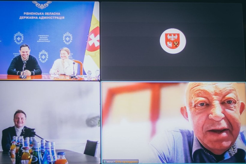 Фото з онлайн-зустрічі начальника Рівненської ОВА О.Коваля з маршалком Вармінсько-Мазурського воєводства Марчіном Кухчінським та віце-маршалком М.Сичем