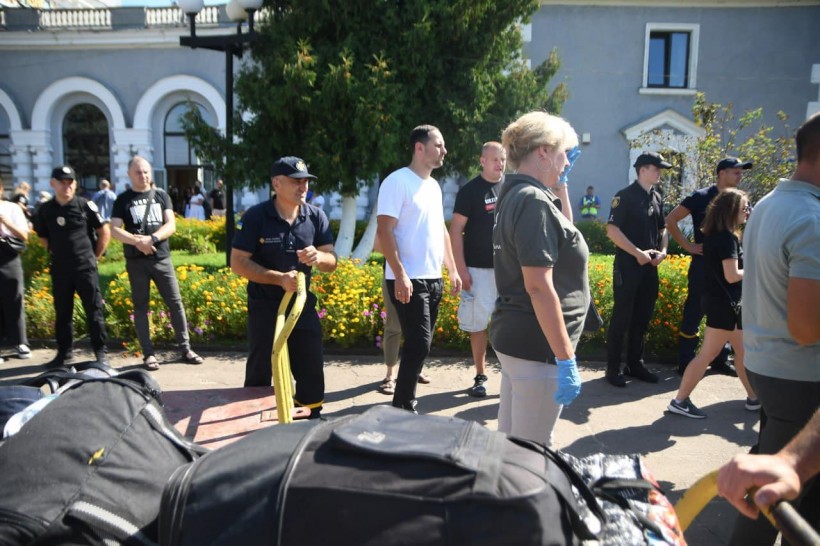 ВПО з Донеччини зустрічають на вокзалі Рівного