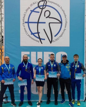 Учасники національної збірної команди України з гирьового спорту серед чоловіків та жінок, юніорів та юніорок, представники Рівненської області