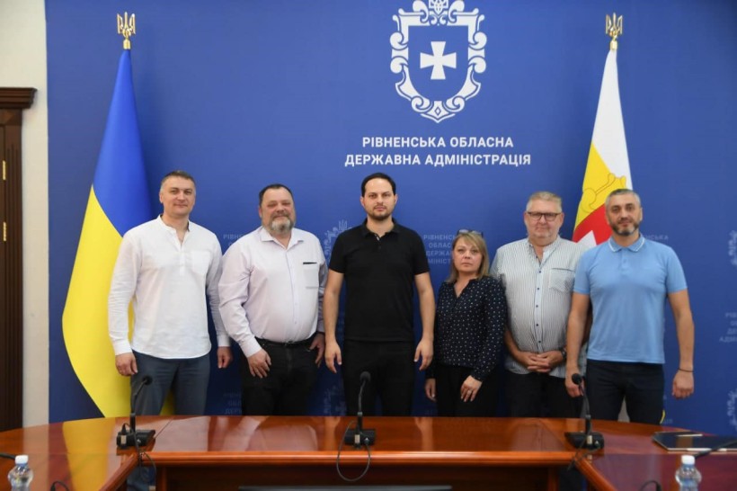 НА фото -  керівництво Рівненської ОВА та ТОВ «Вирівський кар’єр»
