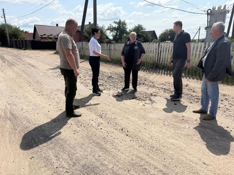 У Вараському районі ремонтують ключові автошляхи