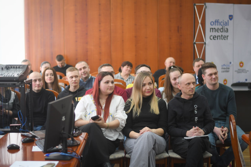 На фото - працівники структурних підрозділів ОДА