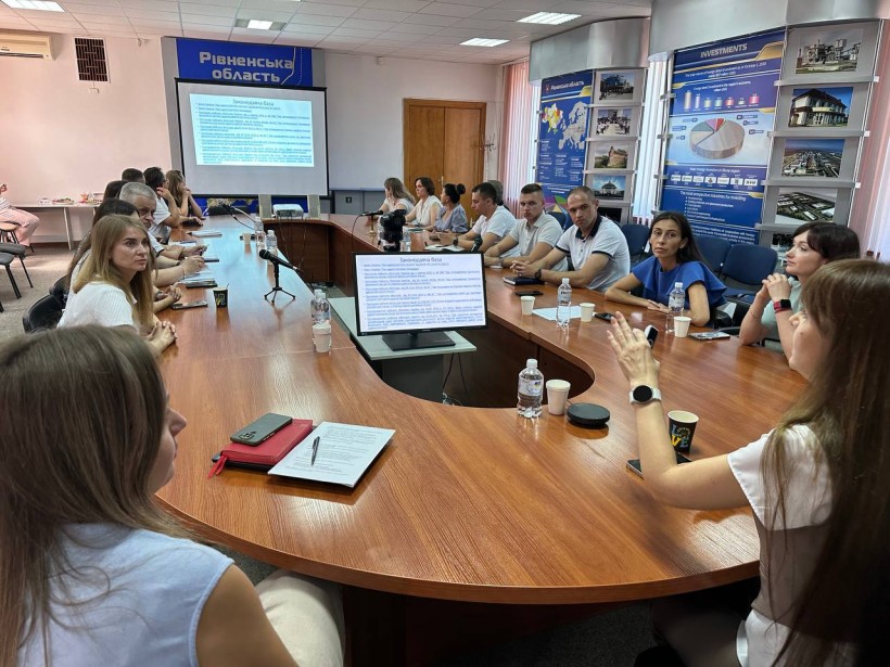 Учасники круглого столу