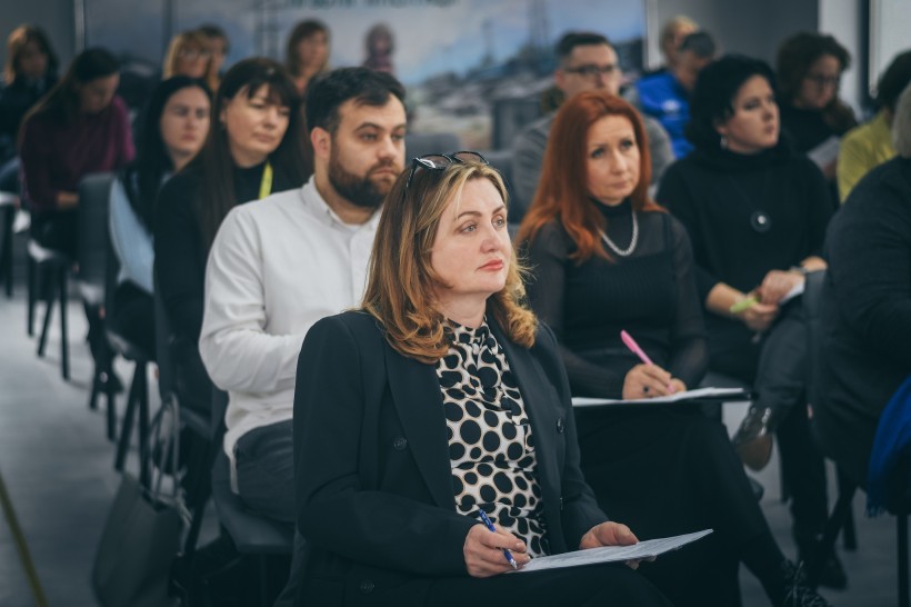 Фото з засідання Координаційного центру підтримки цивільного населення при Рівненській ОДА