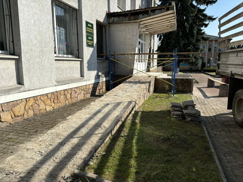 Фото пандуса, що мають реконструювати
