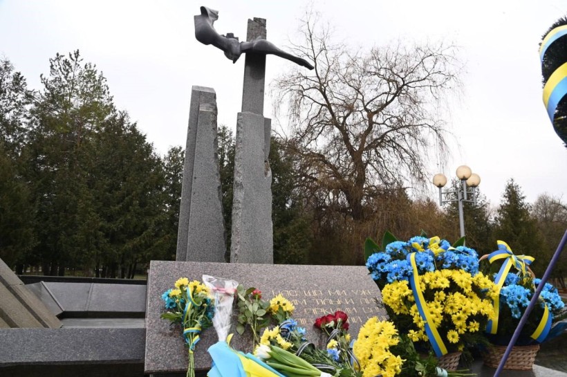 Фото з вшанування пам’яті воїнів, загиблих у локальних війнах