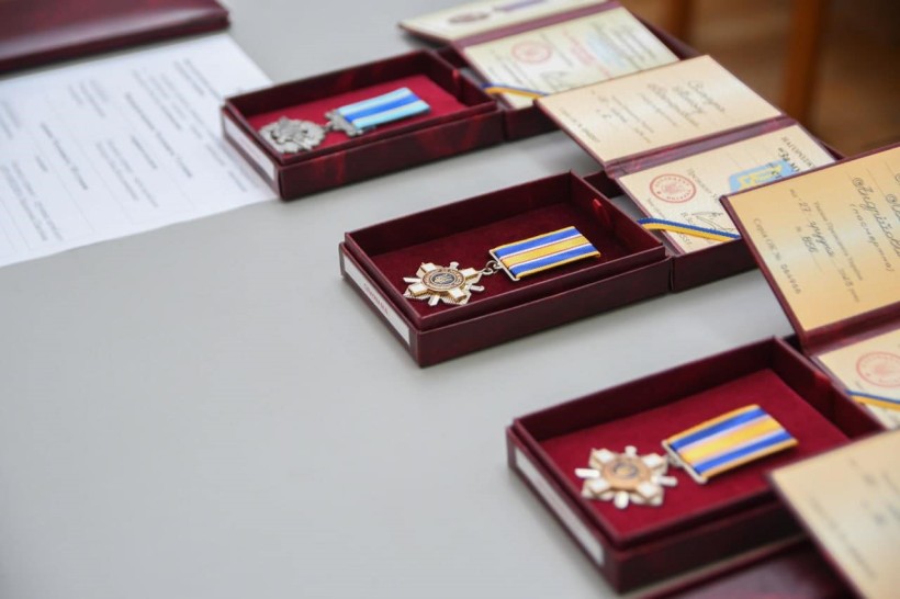 Родинам загиблих військових з Рівненщини вручили президентські нагороди