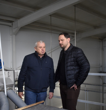 Начальник Рівненської ОВА Олександр Коваль під час робочої поїздки на Дубенщину на підпиємстві «Радивилівмолоко»