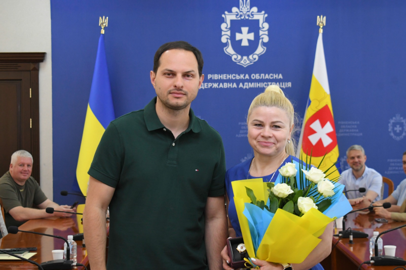 Начальник Рівненської ОВА Олександр Коваль вітає колег з Днем державної служби