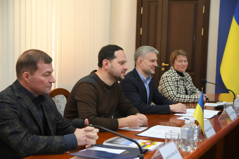 Начальник Рівненської ОВА Олександр Коваль та представники облдержадміністрації