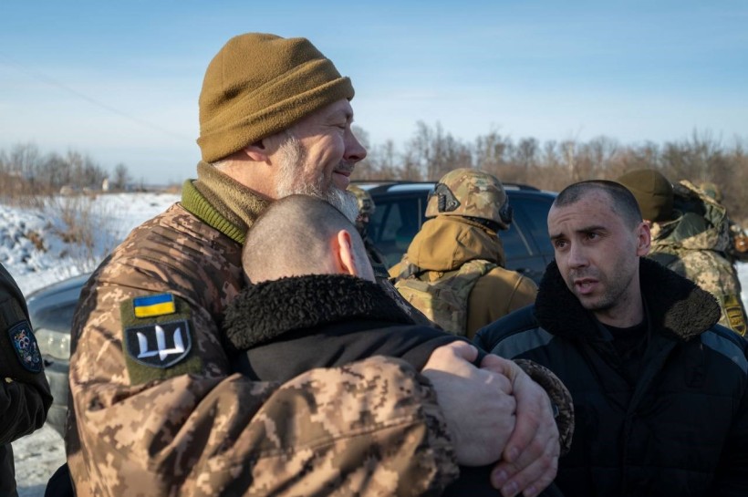 На фото - звільнені з полону