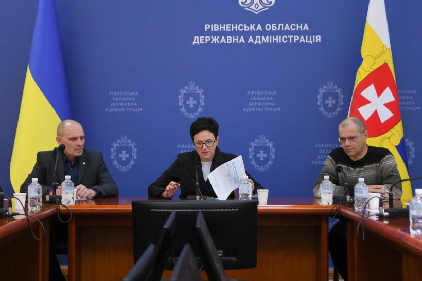 Питання організації безбар’єрного доступу до сервісних центрів Головного управління Пенсійного фонду України в Рівненській області розглянули під час онлайн-наради з громадами та райдержадміністраціями. Захід відбувся під керівництвом заступниці голови Рівненської ОДА Людмили Шатковської