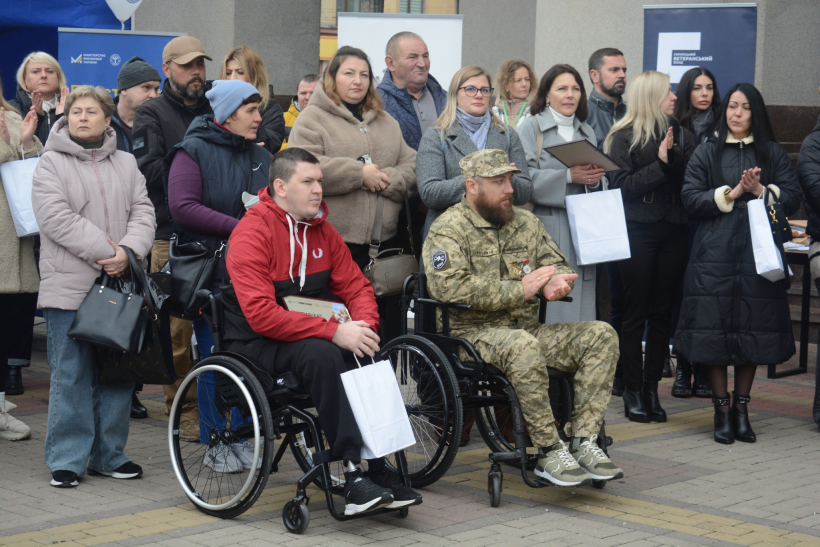 ветерани отримали сертифікати на житло