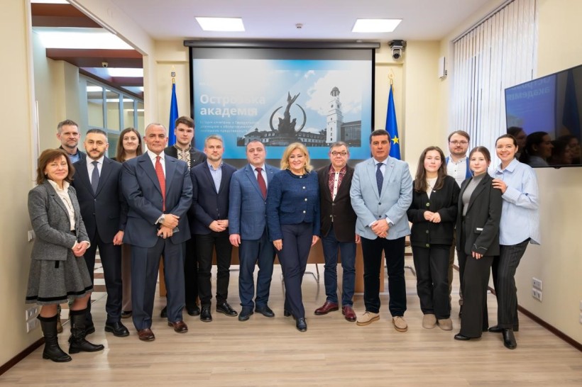 Учасники зустрічі