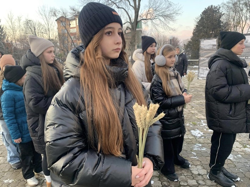 На Рівненщині вшанували пам’ять загиблих від голодоморів